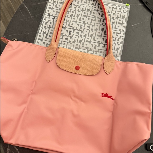 Longchamp le pliage large size in pink color. - Picture 3 of 4